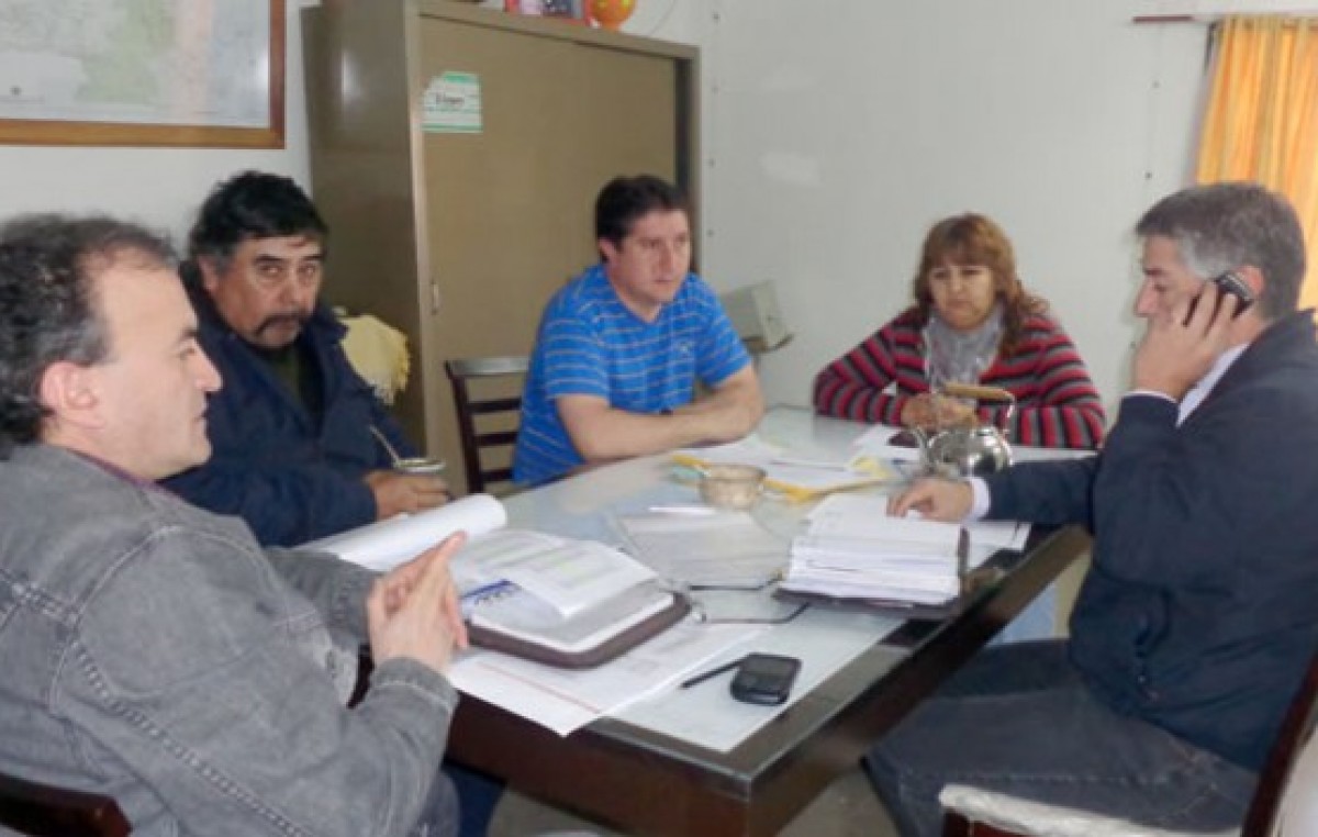 Trabajadores municipales de Gobernador Costa y José de San Martín tendrán recomposición salarial