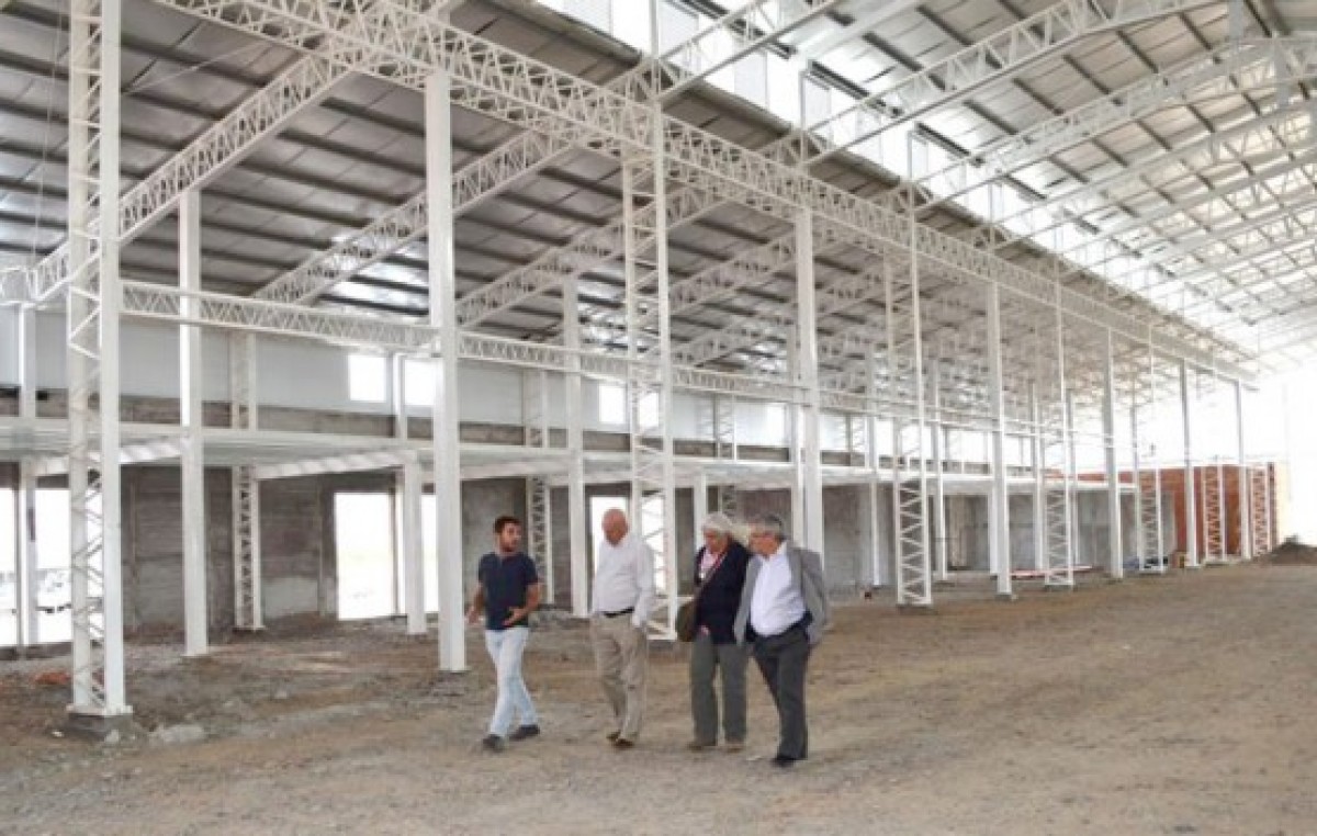 Intendentes cordilleranos entusiasmados por la obra del Mercado Concentrador del Chubut