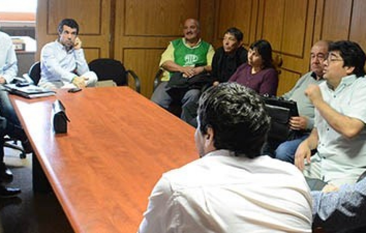 Vuelven las paritarias: acuerdo entre el municipio de Trelew y los sindicatos