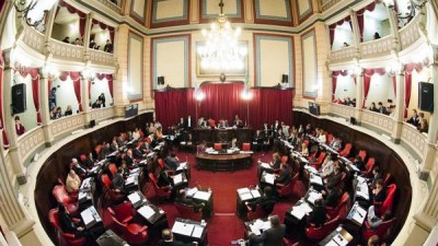 Buenos Aires: Una ley busca prohibir los concejales con dos cargos