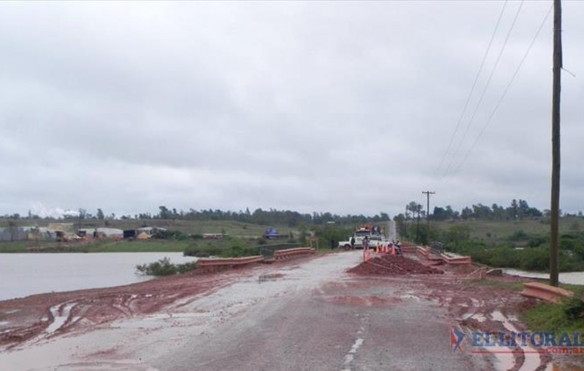 Por la creciente hay 77 familias evacuadas en diferentes comunas de Corrientes y dos rutas cortadas