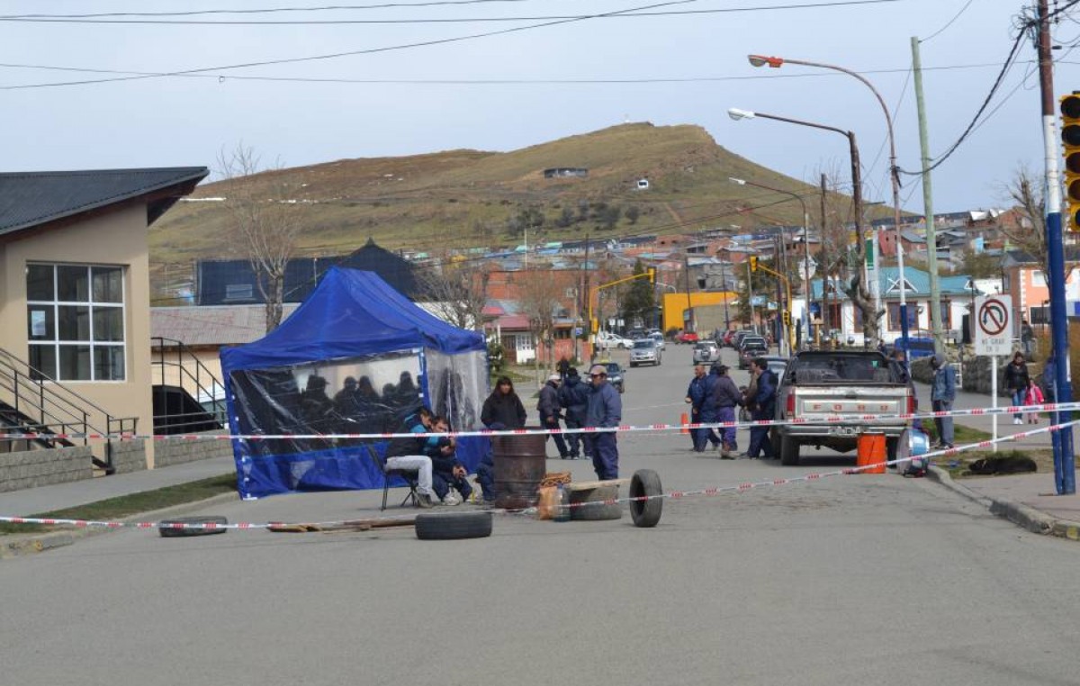 Sin acuerdo: Importante encuentro entre el intendente de Río Turbio y el SOEM