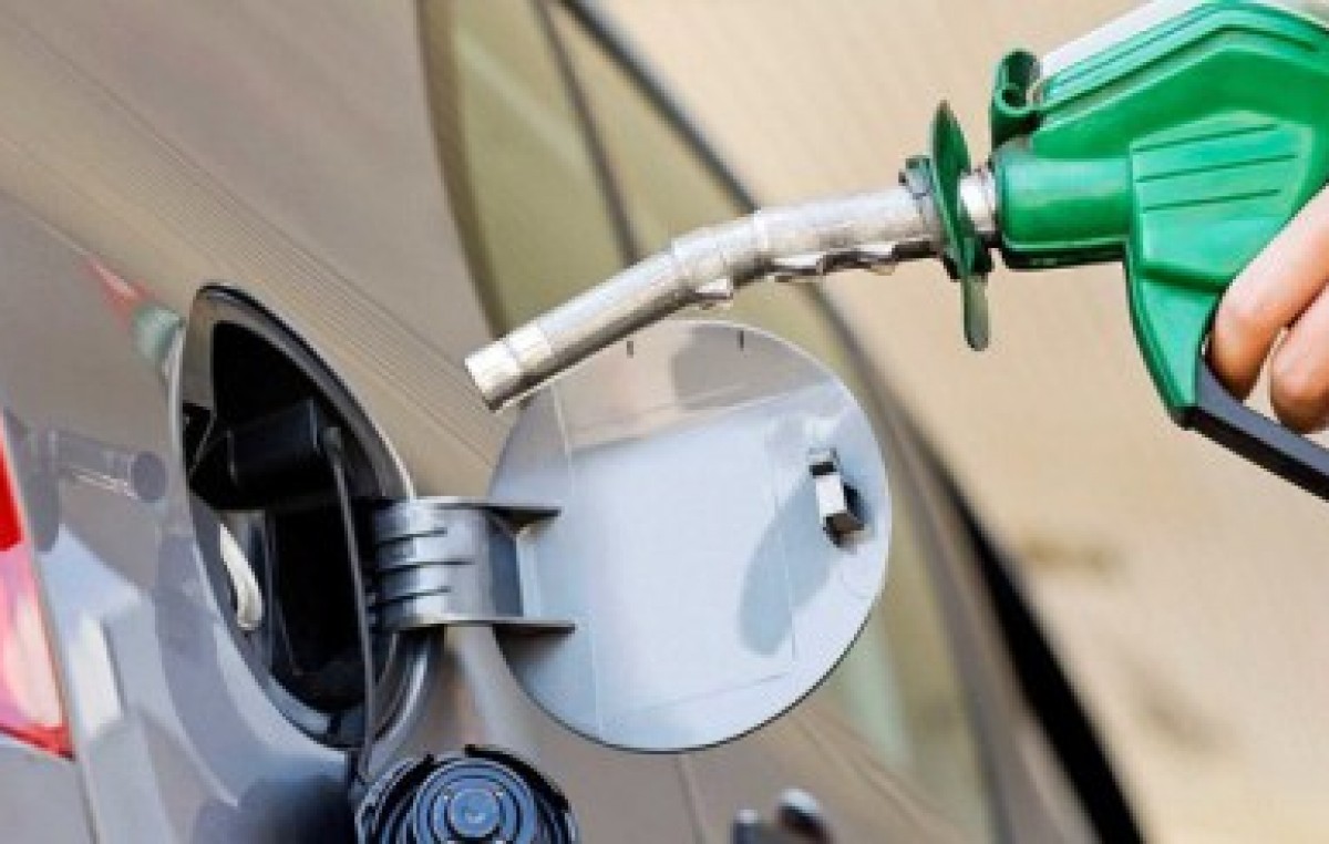 Buenos Aires: Polémica por prohibición de la tasa al combustible