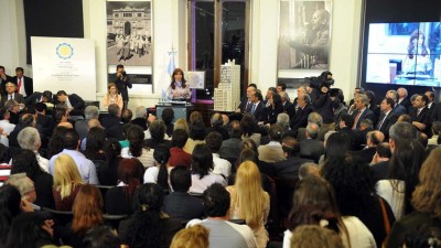 Cristina anunció que «la primera misión de la Secretaría de Hábitat será urbanizar 100 barrios”