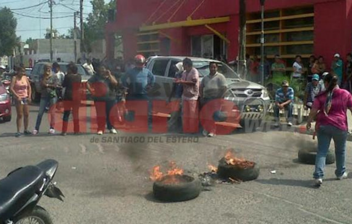 Municipales bandeños protestaron para cobrar los sueldos