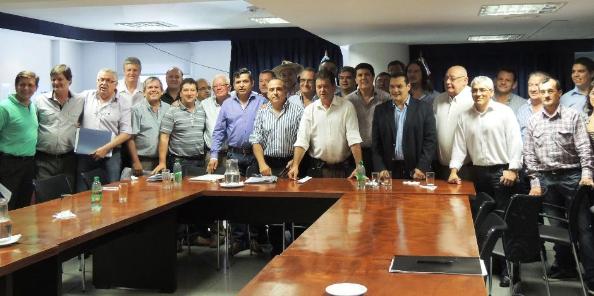 Fondo de Reparación y Restauración de Caminos Terrados. | Intendentes y legisladores se reunieron en Posadas.