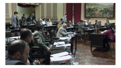 El Gobernador de Salta alentó a diputados a enfrentar a los intendentes