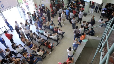 Catamarca: Impulsan una ley para que la gente no haga más de media hora de cola