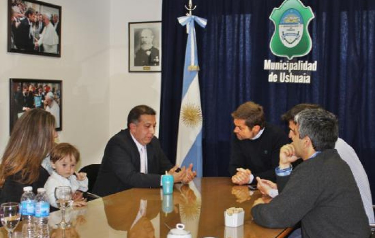 Ushuaia: Municipio rubricó acuerdo para dar 90 soluciones habitacionales