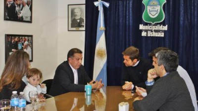 Ushuaia: Municipio rubricó acuerdo para dar 90 soluciones habitacionales