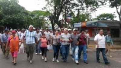 Ituzaingó: tras una fuerte protesta, el Intendente prometió pagarles a los municipales