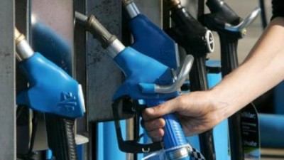 Pergamino da marcha atrás con la tasa a los combustibles, en medio de la polémica