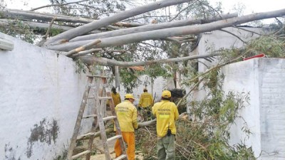 Terrible tornado causó graves destrozos en Villa Ojo de Agua