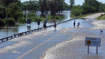 Quedan 1.500 evacuados y las zonas críticas son Pilar, La Matanza, Luján y Areco