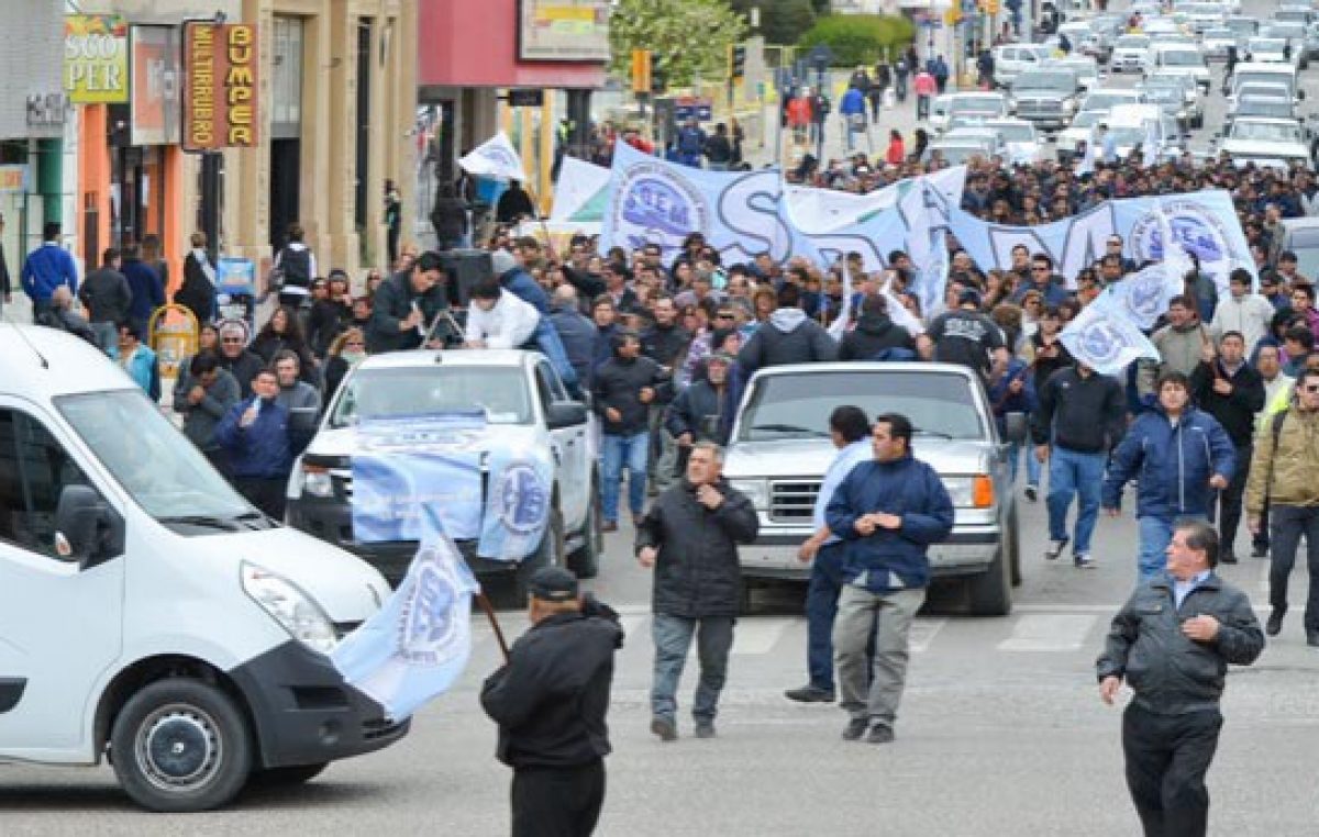Municipales de Comodoro se movilizaron por la eliminación del Impuesto a las Ganancias