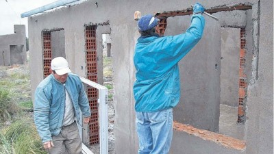 Anuncian 450 planes de vivienda en Suárez