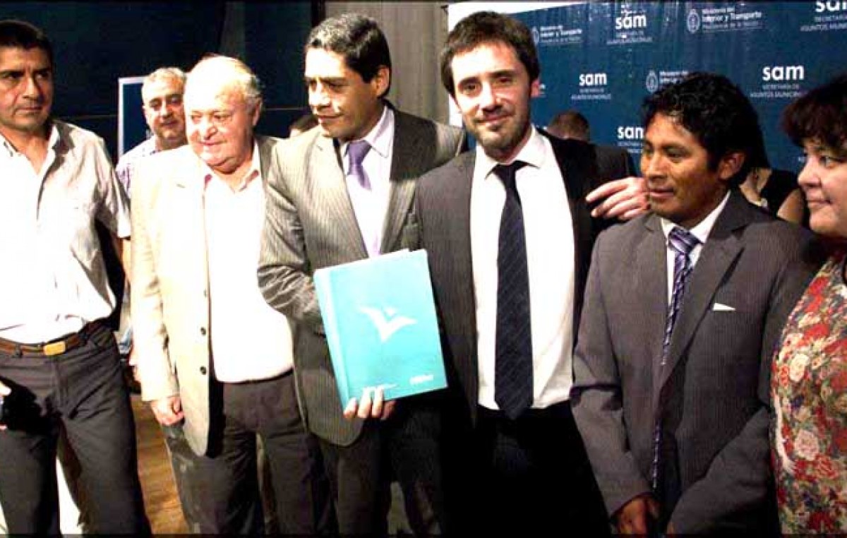 Jujuy: Jefes comunales firmaron ayer convenios con Nación