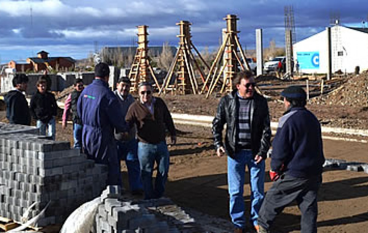 La obra pública es la principal fuente de empleo en las comunas rurales de Chubut