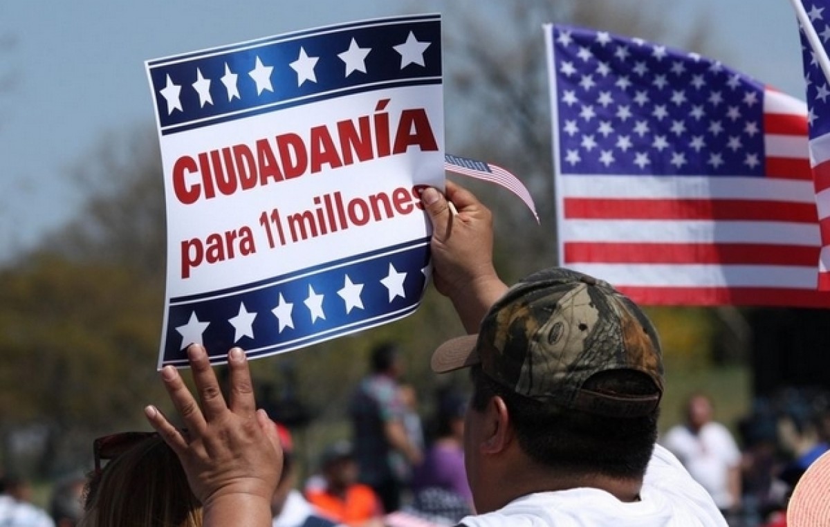 Obama pretende evitar la deportación de cinco millones de indocumentados en EE.UU.
