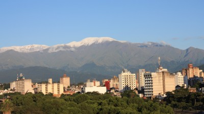 Jujuy: Los edificios deberán prever estacionamiento