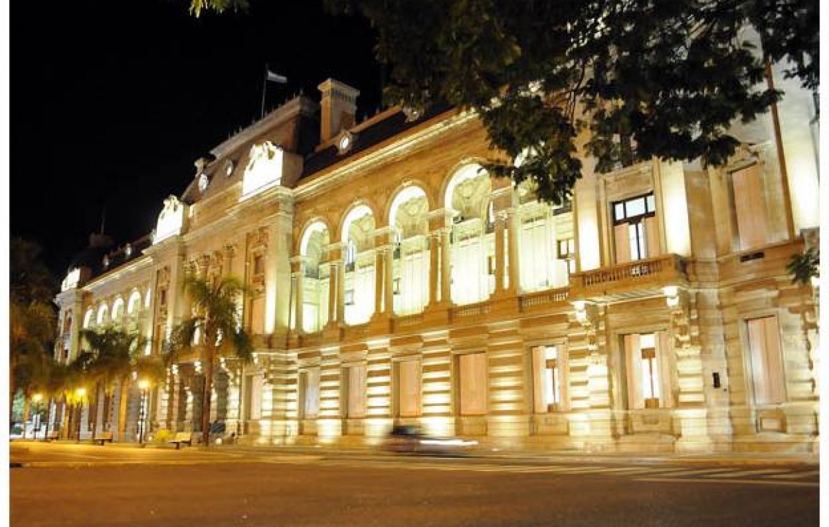 Santa Fe: Provincia no asistirá a Municipios para el pago de bonos navideños