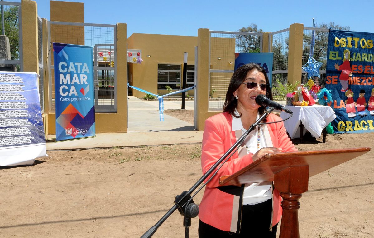 La gobernadora inauguró múltiples obras en Icaño