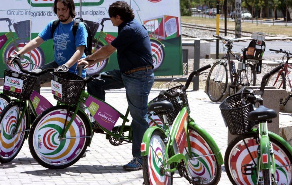 Mendoza y Godoy Cruz prestarán bicicletas en tres meses