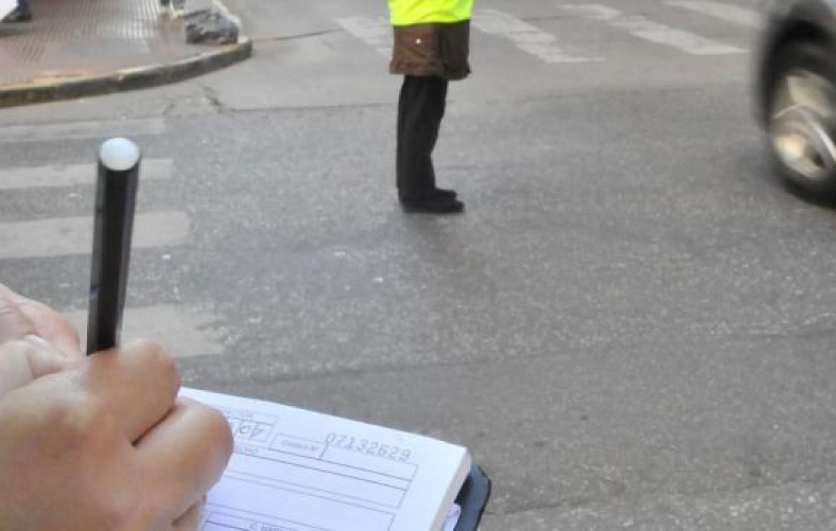 En el noveno día, los inspectores de tránsito de Córdoba levantarían el paro
