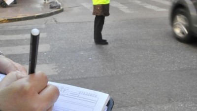 En el noveno día, los inspectores de tránsito de Córdoba levantarían el paro