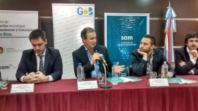 Se llevó a cabo el primer encuentro de capacitación para intendentes y concejales en Entre Ríos