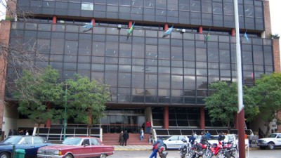 «El Intendente de Echeverría se garantizó manejo discrecional de las tasas con subas de hasta un 87%»