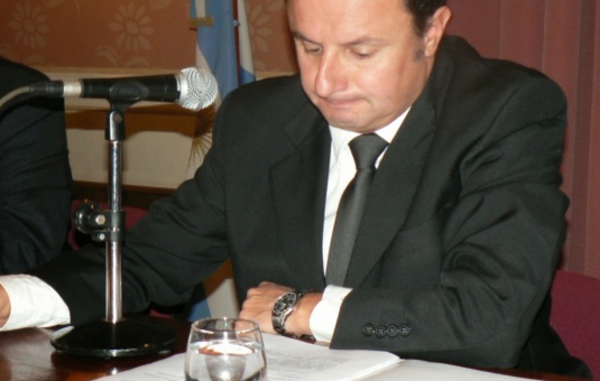 El Intendente de San Pedro otra vez no pagó los sueldos y los municipales volvieron al paro