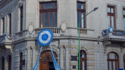 Ensenada: aumento del 40% y pases a planta para los empleados municipales