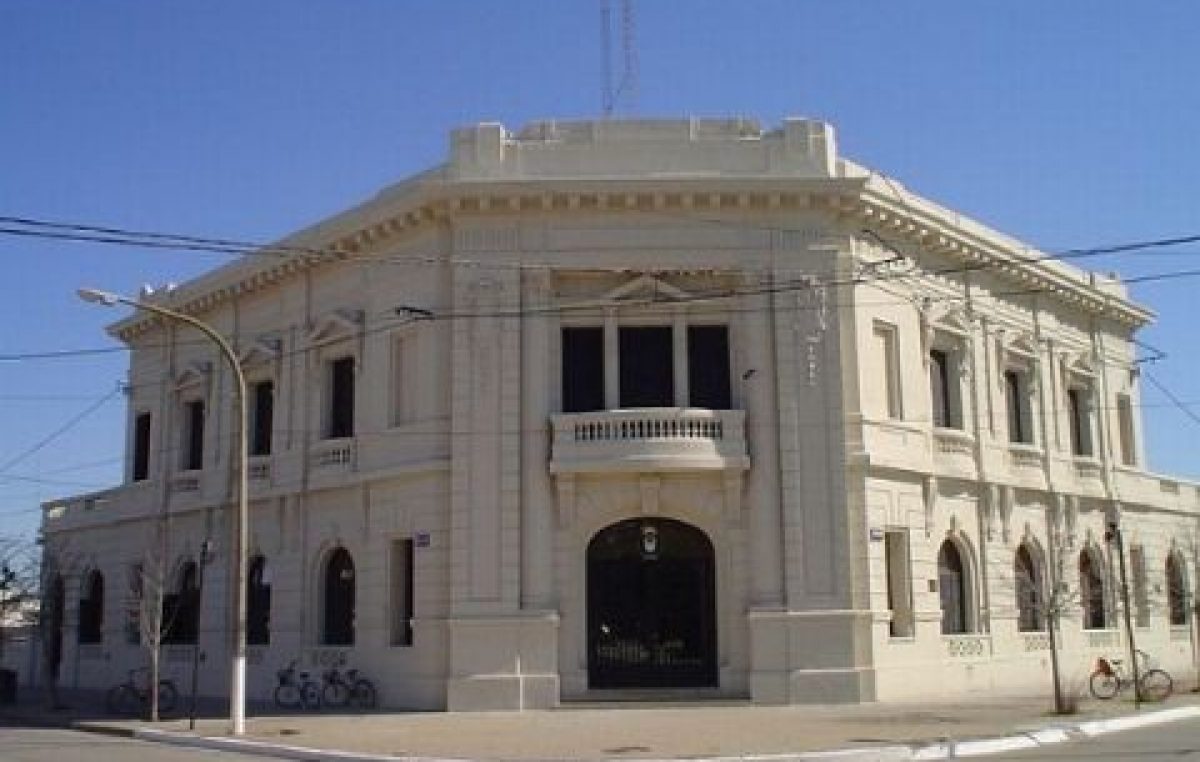 Tejedor: La Municipalidad salió a aclarar el escándalo por el aumento de sueldo a la contadora