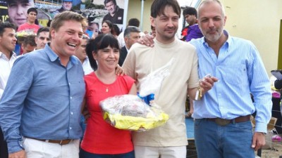 El gobernador de Chubut estuvo en Comodoro, donde entregó viviendas.