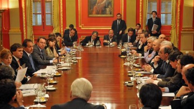 Intendentes Bonaerenses de la UCR buscan garantizar fondos para el aguinaldo