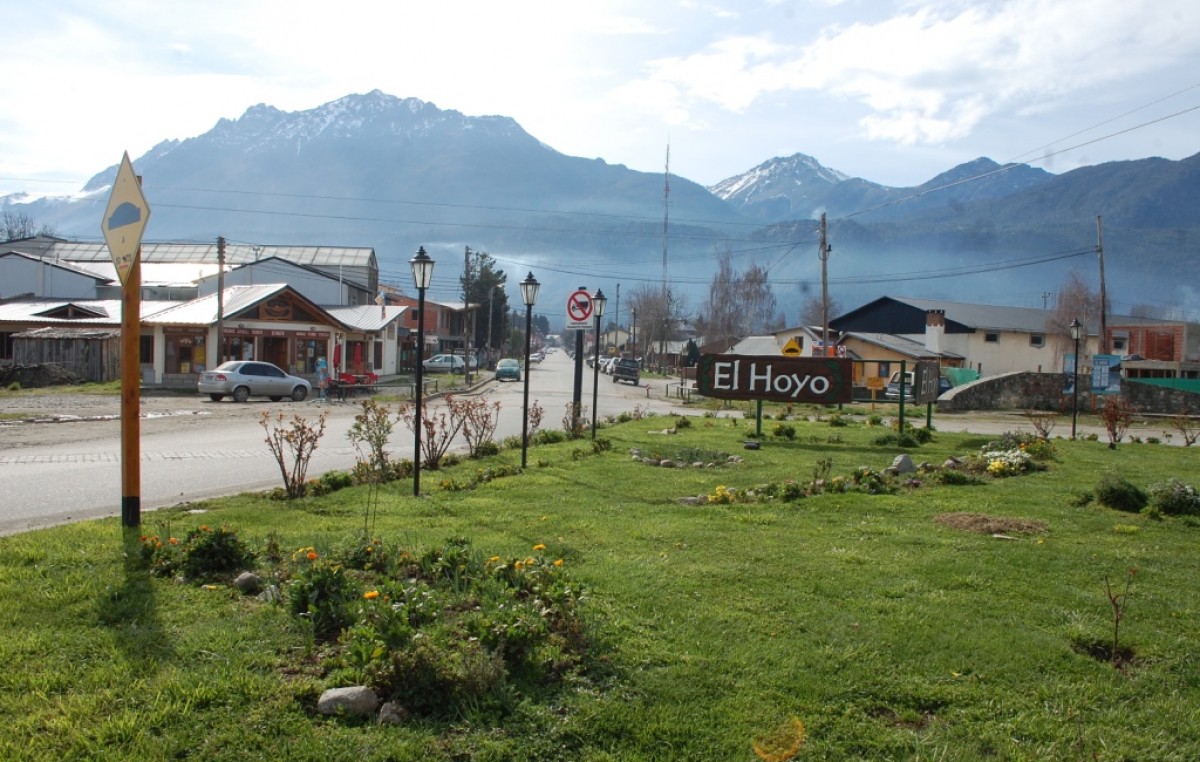 El Hoyo: personal municipal contratado recibirá bono navideño de $ 1.000