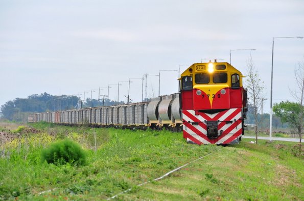 acopiadores-y-cooperativas-chaque-as-se-beneficiar-an-con-un-cupo-ferroviario-de-22-000-toneladas-mensuales__belgrano-cargas2.jpg_595