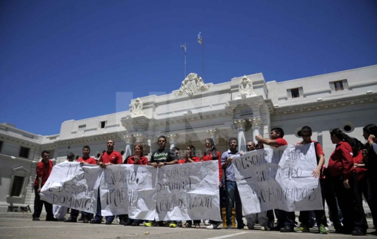 Promulgaron la ley de descanso dominical en Santa Fe