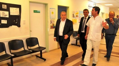 La Pampa: «Si no vienen médicos argentinos que atiendan en los pueblos traeremos cubanos»