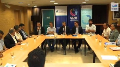 Crean áreas de derechos humanos en municipios de la Argentina