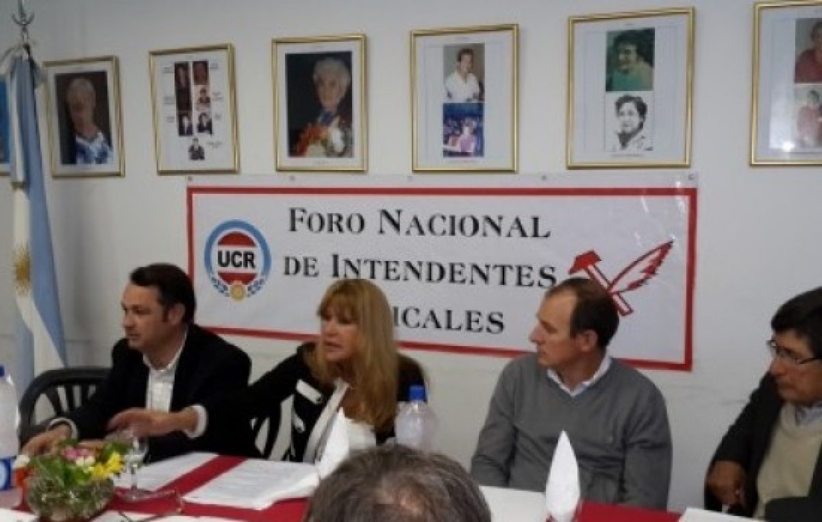 Recambio de autoridades en el Foro Nacional de Intendentes en Santa Fe