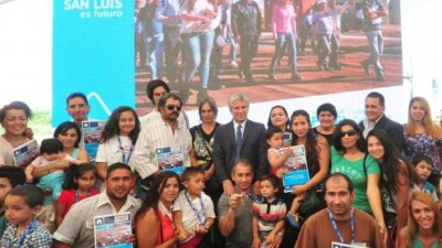 Entregaron 40 viviendas en La Punta