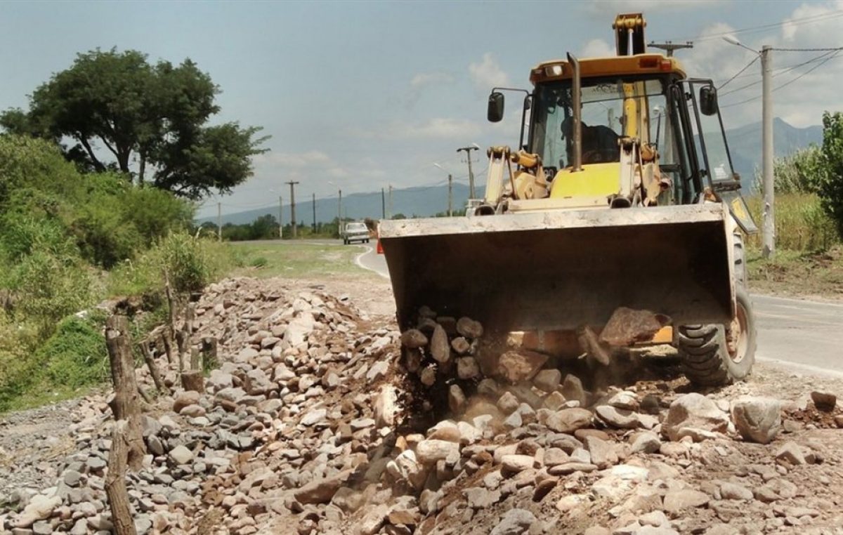 Salta: A través de los municipios, Vialidad ejecuta obras con trabajadores en negro
