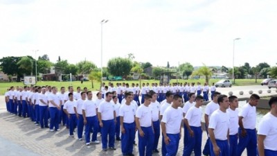 Policía de Prevención, ya se capacitan 8.000 aspirantes en Buenos Aires