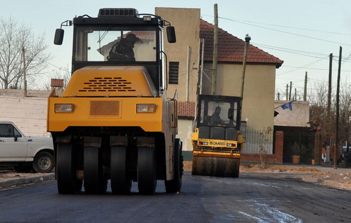 Apenas la mitad de los vecinos de Neuquén paga el asfalto