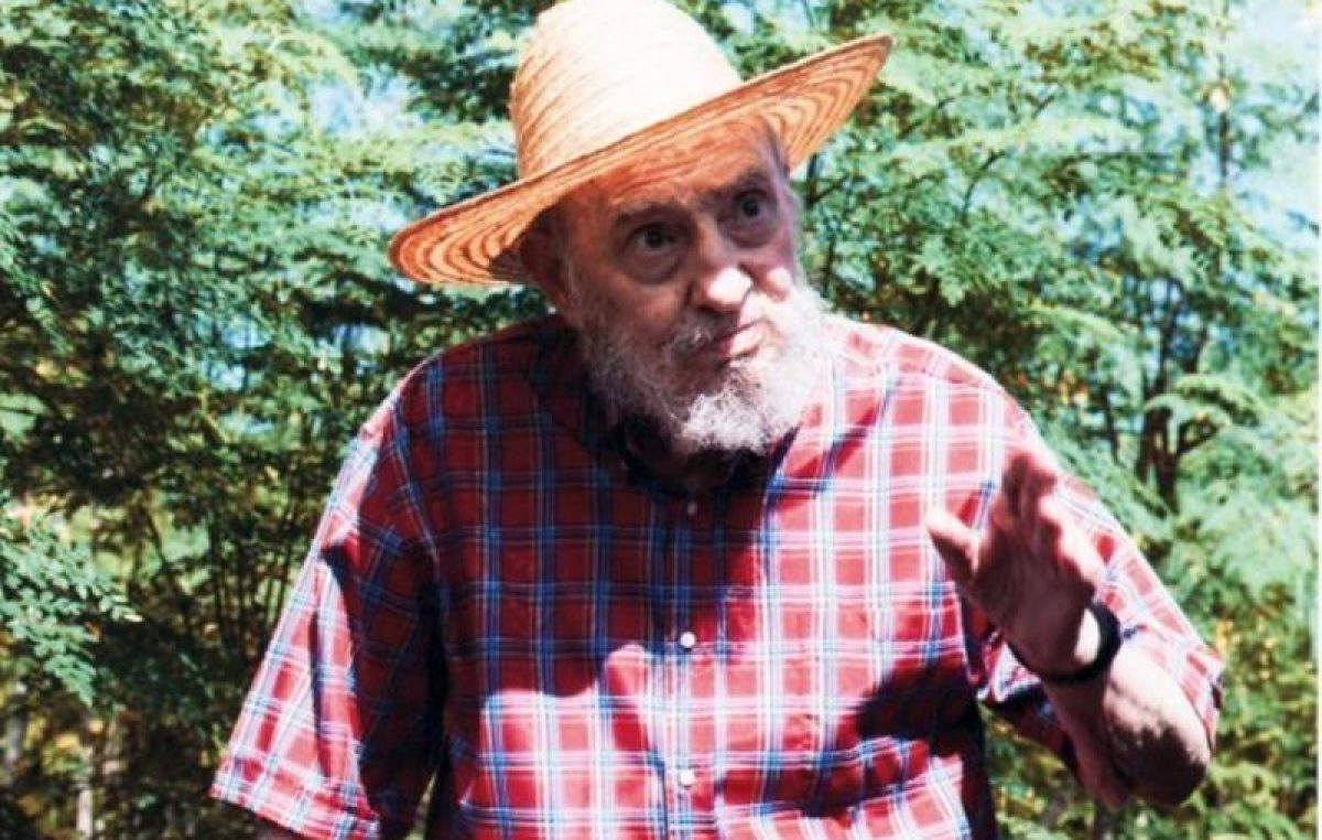 Fidel Castro no confía en Estados Unidos pero respalda la solución pacífica a los conflictos
