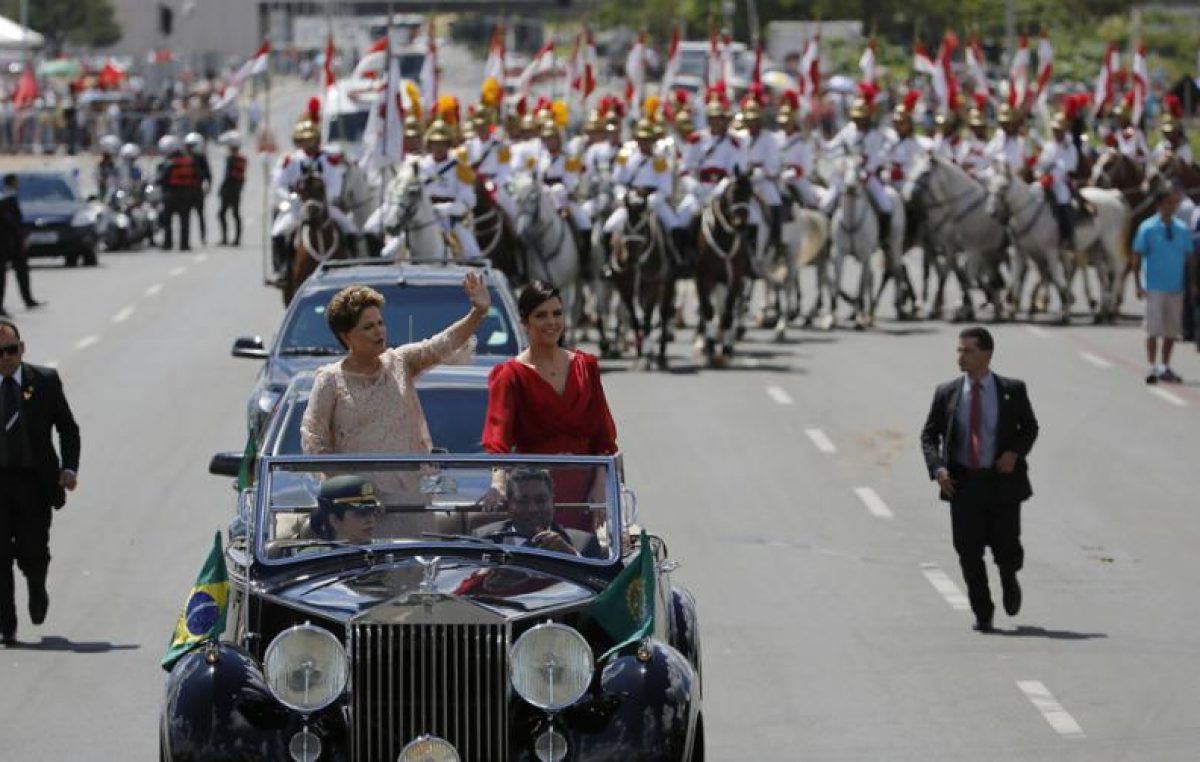 Dilma Rousseff asumió su segundo mandato y enfatizó que Brasil necesita volver a crecer.
