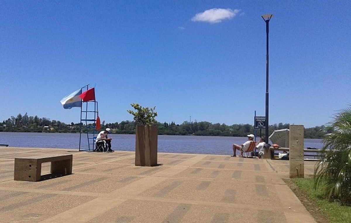 El río Uruguay sigue creciendo y peligra la temporada de playas en varias ciudades entrerrianas