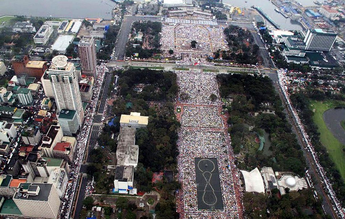 El papa Francisco celebró la misa más multitudinaria de la historia